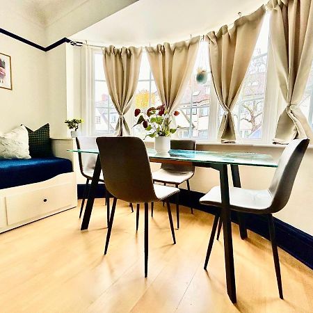 Rest Boutique Golders Green Лондон Екстериор снимка